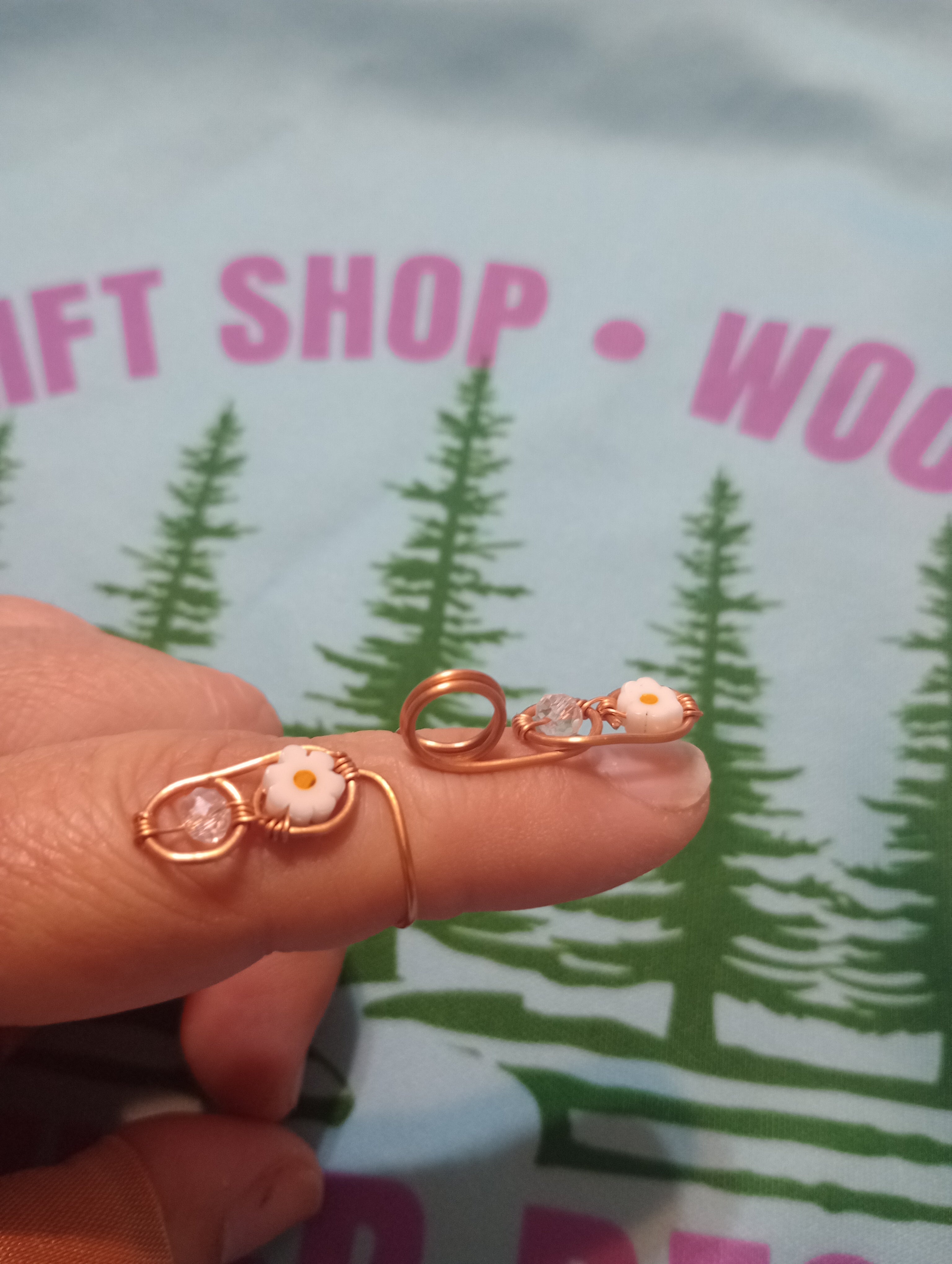 Token Ring (Daisies with Clear Glass Beads)