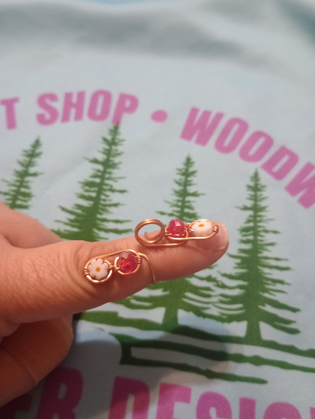 Token Ring (Daisies with Red Glass Beads )